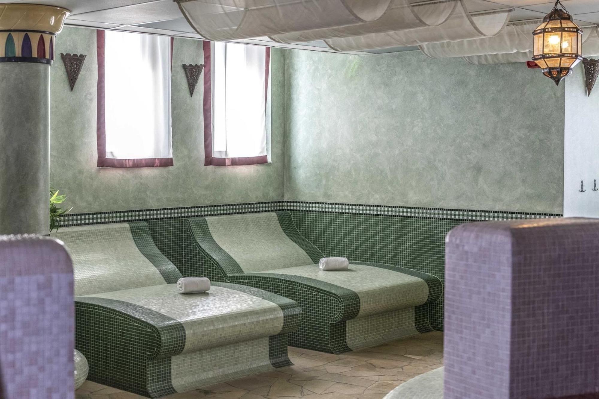 Willis Hotel Business & Wellness Залегершег Екстериор снимка